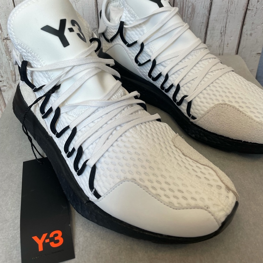 Y-3 Kusari White / Black Men’s size 10